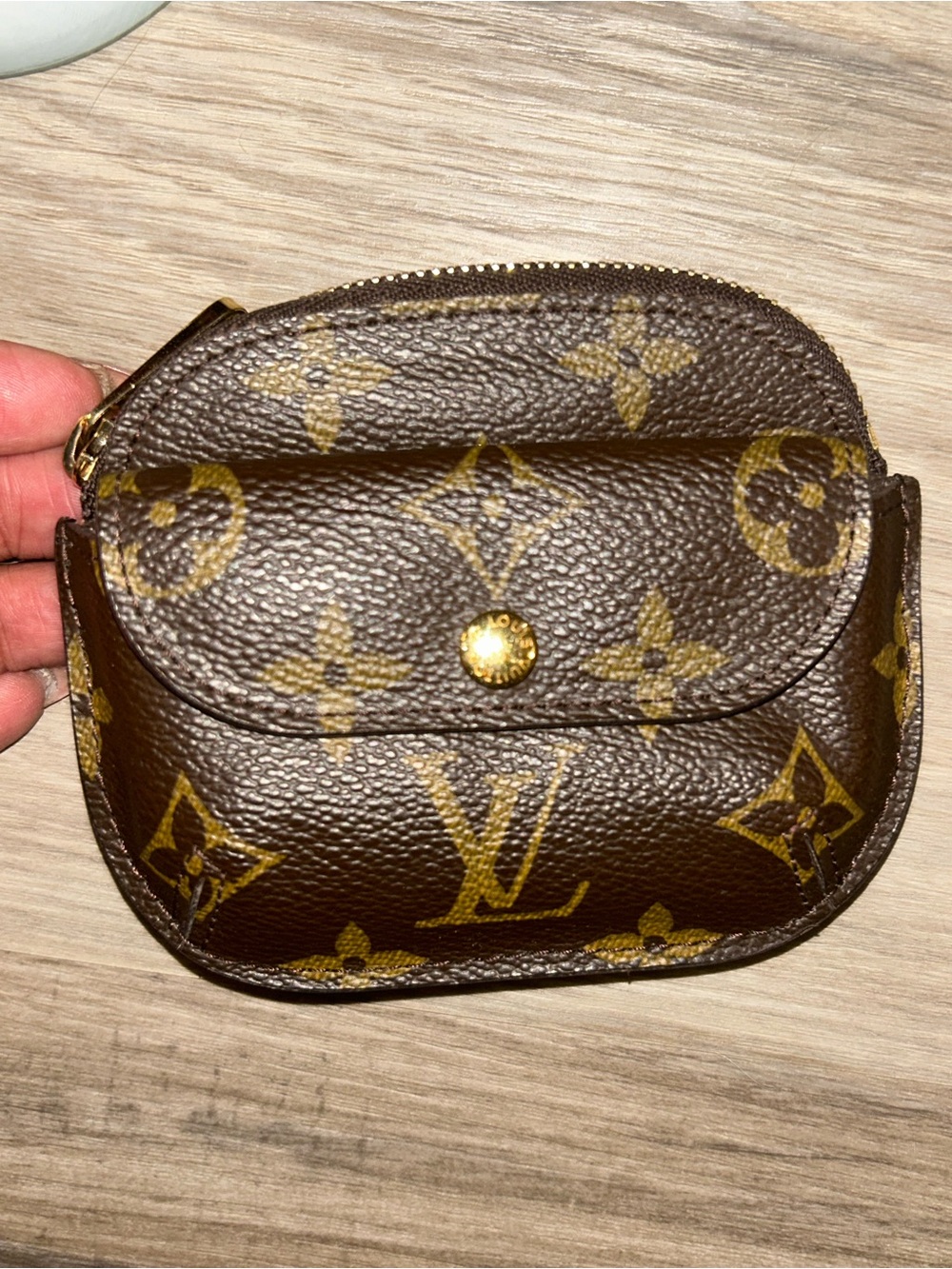 Louis Vuitton Monogram Schilling Coin Purse - Picture 9 of 13